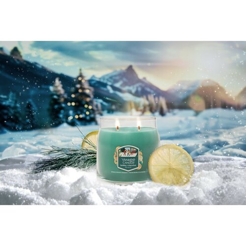 Yankee Candle ароматична свічка Signature в склі середнього розміру Holiday Winterfest, 368 г