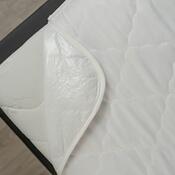 Ochraniacz na materac termoizolacyjny nieprzepuszalny z poliuretanem, 140 x 200 cm