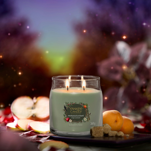 Yankee Candle Vonná svíčka střední Signature Enchanted Orchard, 368 g