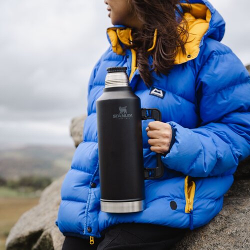 STANLEY Termoska Classic series Legendary Classic 2,3l černá mat