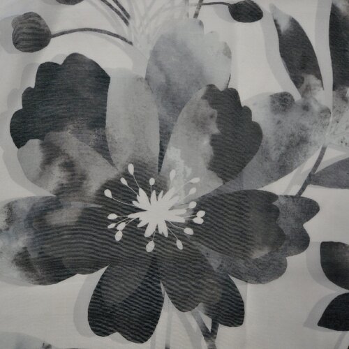 Závěs s kroužky Sam květy černá, 135 x 245 cm