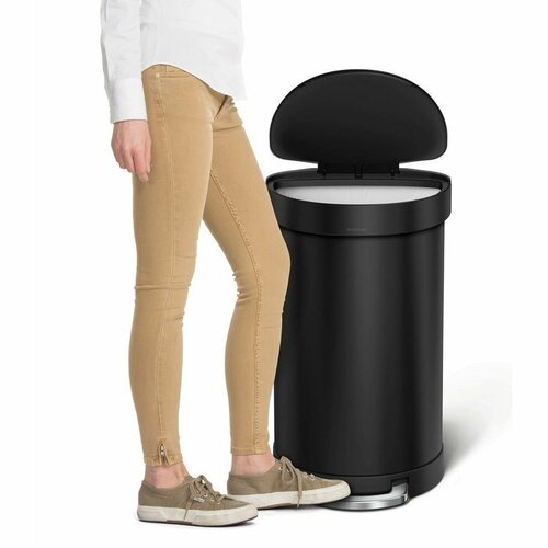 Simplehuman Półokrągły kosz na śmieci z pedałem iramką ze stali nierdzewnej, 45 l, czarny