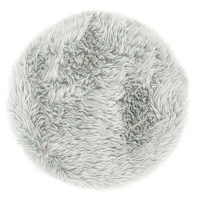 Restilo Kožešina Dokka šedá, 60 cm