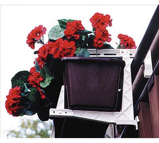 Držák truhlíku na balkóny