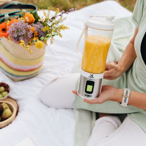 DOMO DO752BL aku smoothie mixér X-Power to go
