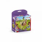 Schleich 42542 Čiernovláska Sarah s pohyblivými kĺbmi na koni Mystery