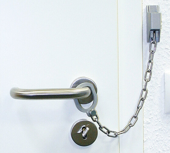 Bezpečnostní řetěz na dveře