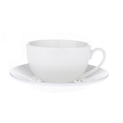 Tasse und Untertasse aus Porzellan, weiß