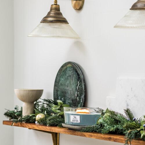 WoodWick illatos gyertya, Evergreen Cashmere hajó, 453 g