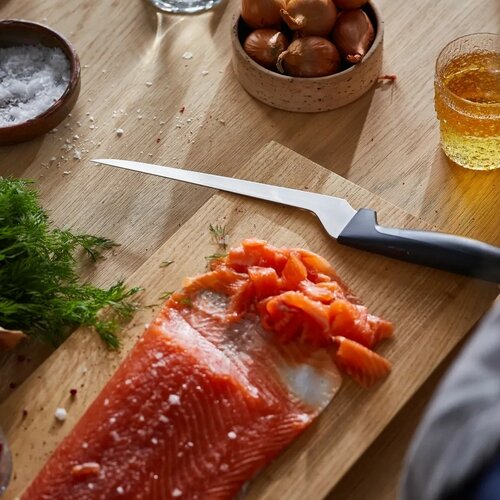 Fiskars 1054946 filetovací nůž Hard Edge, 22 cm