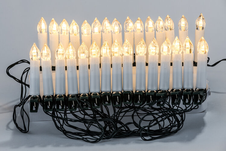 Vianočná svetelná LED reťaz Candle Lights, 30 LED sviečok