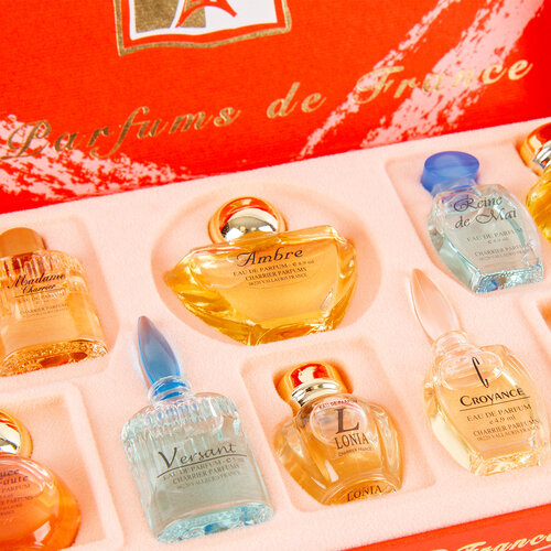 Set cadou parfumuri franțuzești CharrierParfums DR200, 10 buc.
