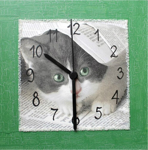 Nástěnné hodiny s koťátkem