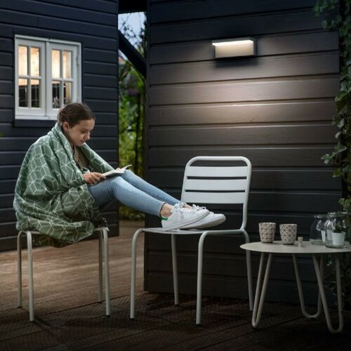 Philips Bustan UltraEfficient venkovní nástěnné LED svítidlo 3,8W 2700K, antracit