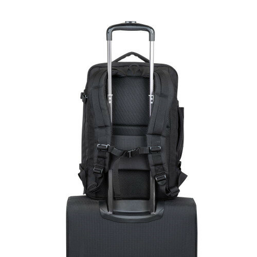 Riva Case 8461 cestovný batoh na notebook 17,3", čierna
