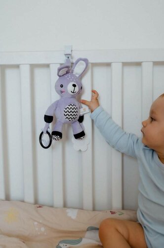 Chrastítko babyted Zajíček plyš 30 cm závěs na postýlku /kočárek