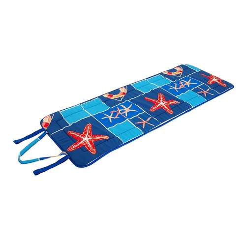 B.E.S. Petrovice Strandliege in einer Rolle, Leuchtturm am Meer