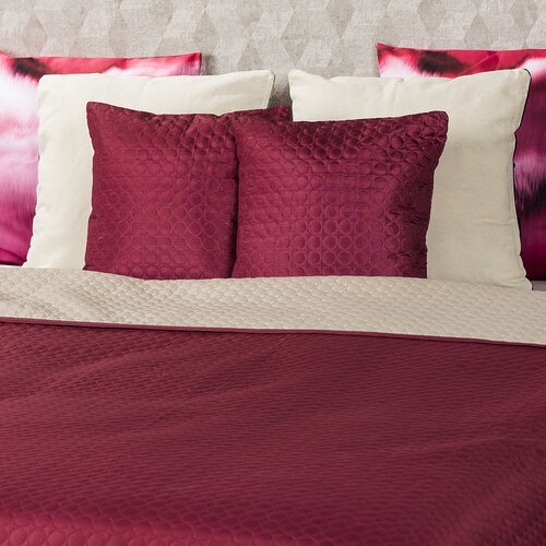 4Home Tagesdecke Doubleface in Weinrot/Beige, 220 x 240 cm, 2x 40 x 40 cm