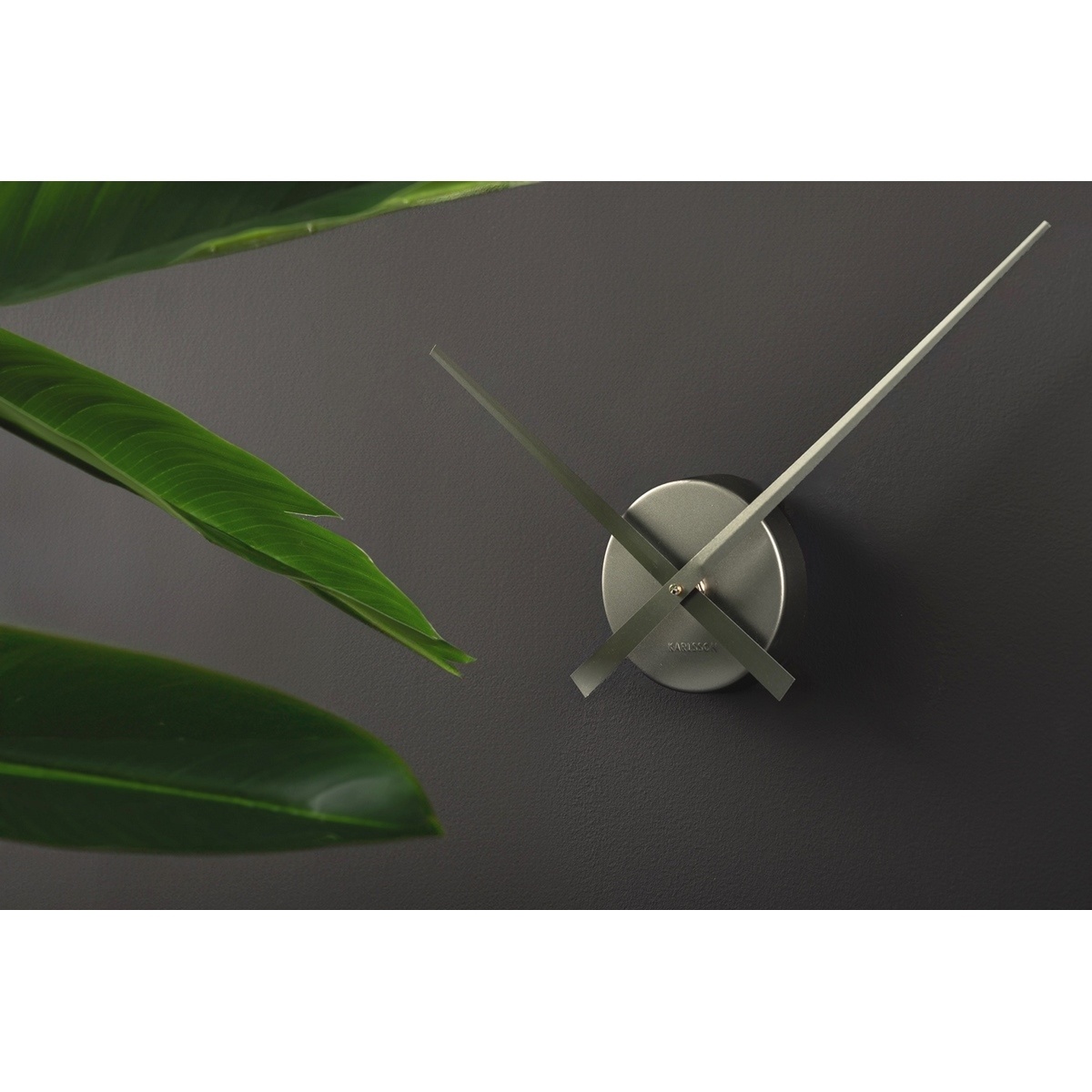 Karlsson 4348GY designové nástěnné hodiny šedá, pr. 48 cm - thumb (3)