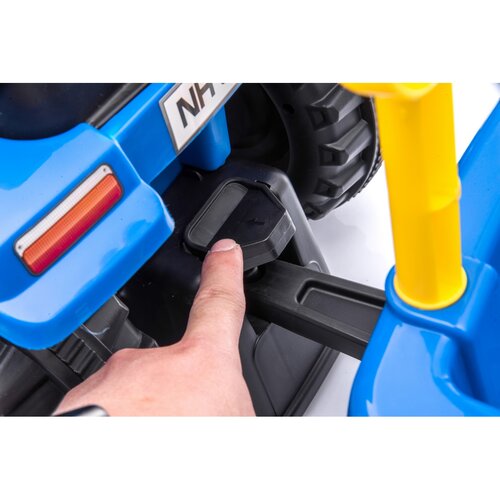 Buddy Toys BPC 5176 Samochód na pedały New HollandT7, 91 x 29 x 44 cm, od 2 lat