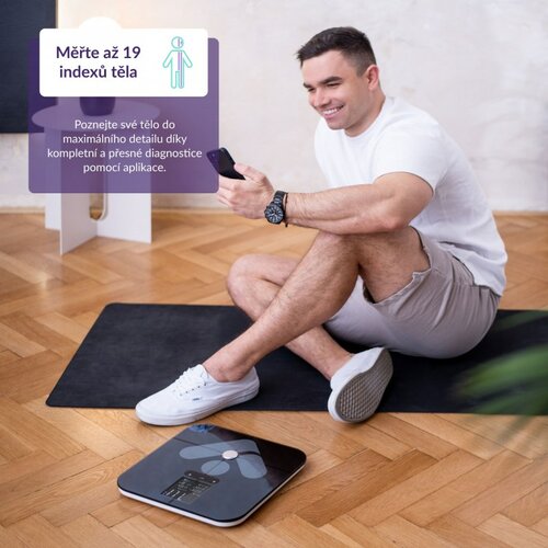 TrueLife FitScale W7 BT waga osobista z bluetooth,czarna