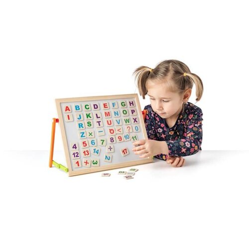 Woody Magnetische Tafel mit ABC auf den Tisch