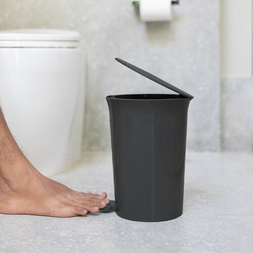 Pedálový odpadkový koš 5 l, černá