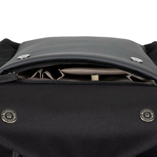 Riva Case 8524 nahrbtnik Urban 13,3 - 14", črn