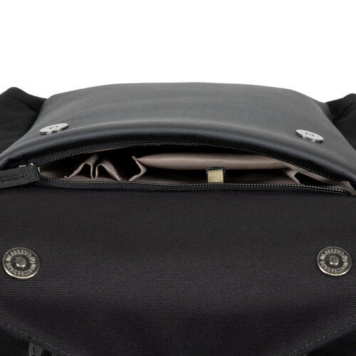 Riva Case Urban 8524 hátizsák 13,3 - 14", fekete