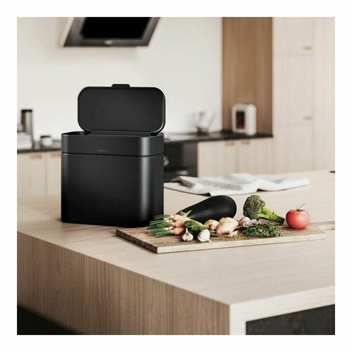 Simplehuman Koš za kompostirane odpadke 4 l, črn