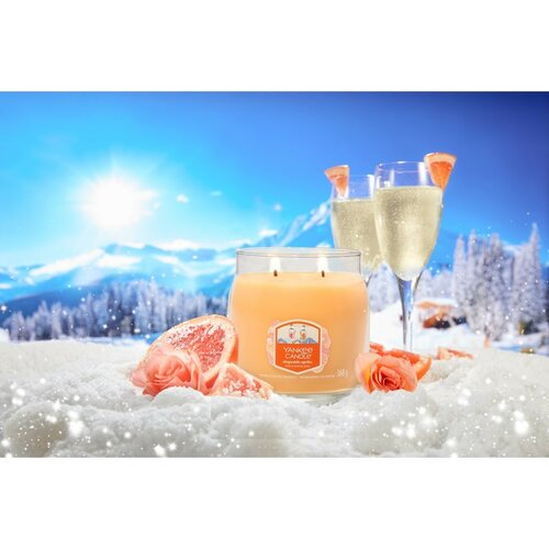 Yankee Candle lumânare parfumată Signature în pahar mediu Slopeside Spritz, 368 g