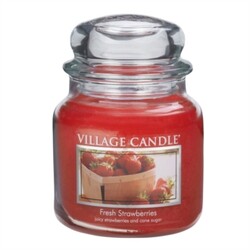 Village Candle illatgyertya Friss eper - Fresh Strawberry, 397 g