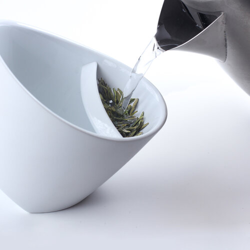 Šikovný hrnček na sypaný čaj 250 ml, biely
