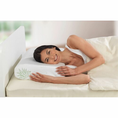 Anatomsko nastavljiv vzglavnik iz spominske penein gela