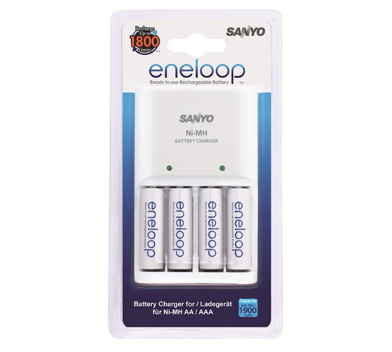 Sanyo Eneloop MQN04 nabíječka baterií se 4 ks Eneloop AA bateriemi