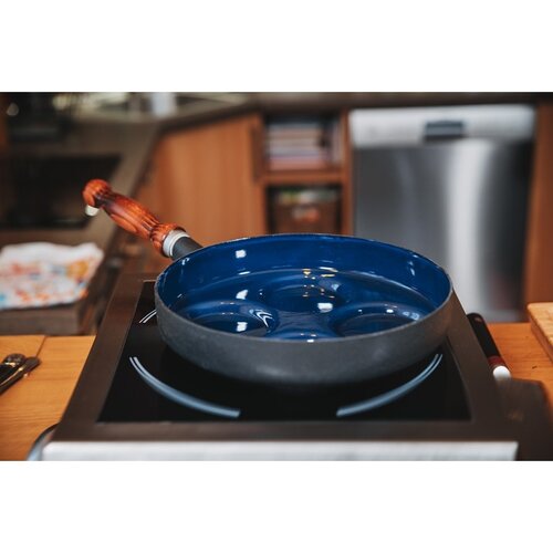 Sfinx Емальована сковорідка з дерев'яною ручкою BSE, 24 см