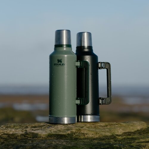 STANLEY Termoska Classic series Legendary Classic 2,3l černá mat
