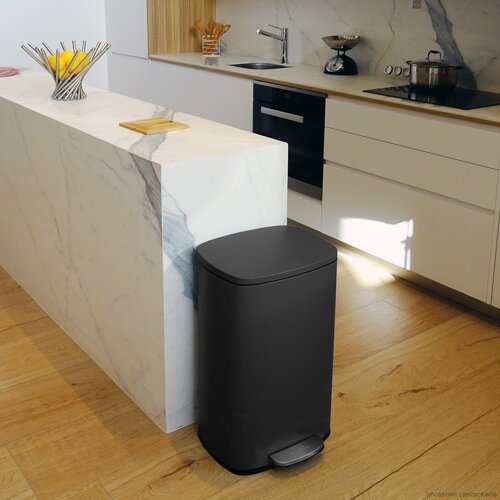 Coș de gunoi cu pedală soft-close Spirella Akira 30 l, negru mat