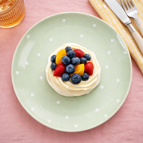 Flacher Keramikteller mit Tupfen, grün