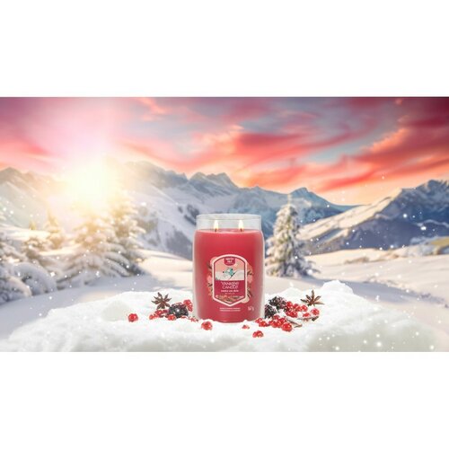 Yankee Candle Lumânare parfumată mare Signature Santa On Skis, 567 g