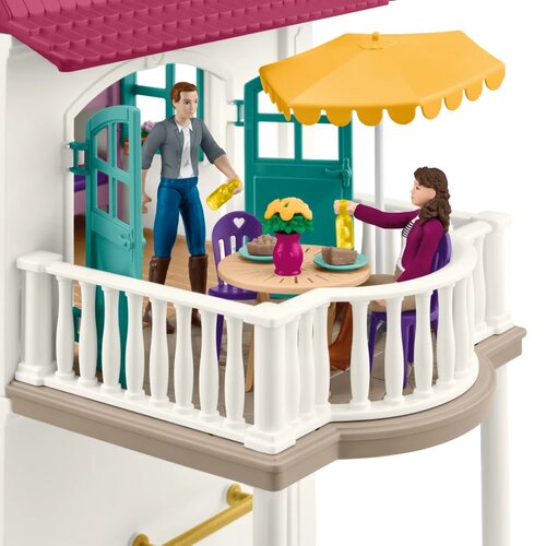 Schleich 42706 Dedinský dom a stajňa pri jazere