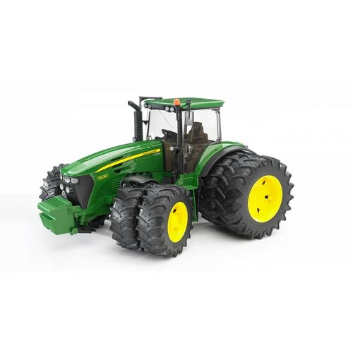 Tractor Bruder John Deere 9730 cu anvelope duble,37,6 x 37,5 x 20,5 cm