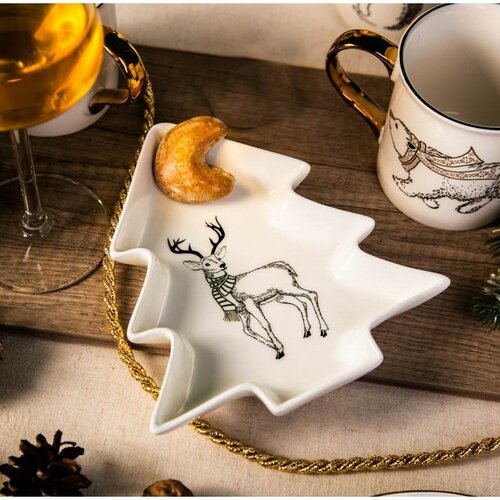 Altom Karácsonyfa porcelán szervírozó tányér,Nordic Forest Deer 17,5 cm