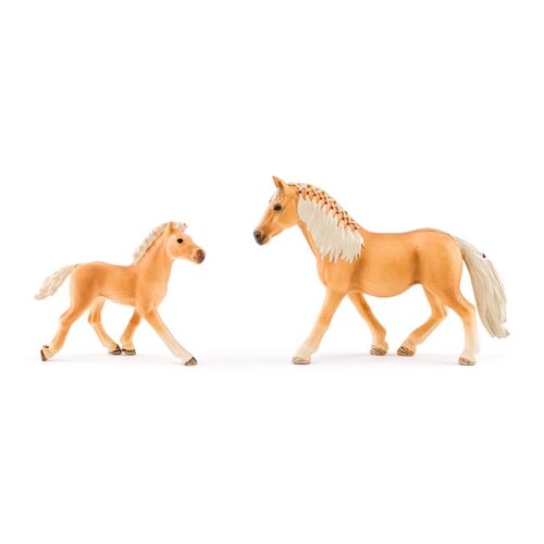 Faunica Stajnia z dwoma końmi