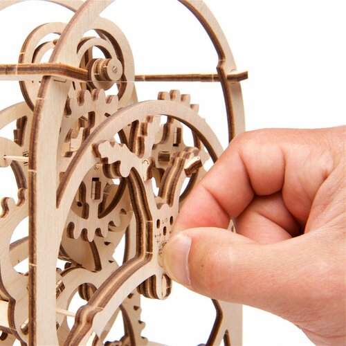 Ugears 3D dřevěné mechanické puzzle Hodinový strojek