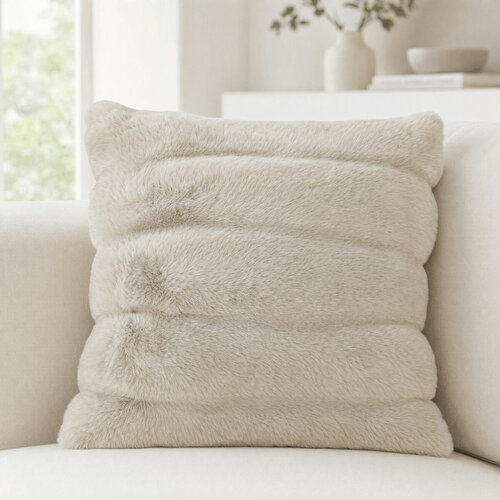 Pernă decorativă din blană artificială VELV FUR, 45 × 45 cm, bej