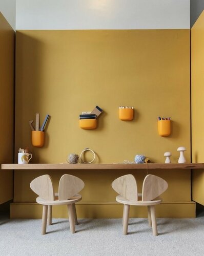 Дитячий комплект із столика та стільчиків (2 шт.)Mickey Two Chair Set — коричневий