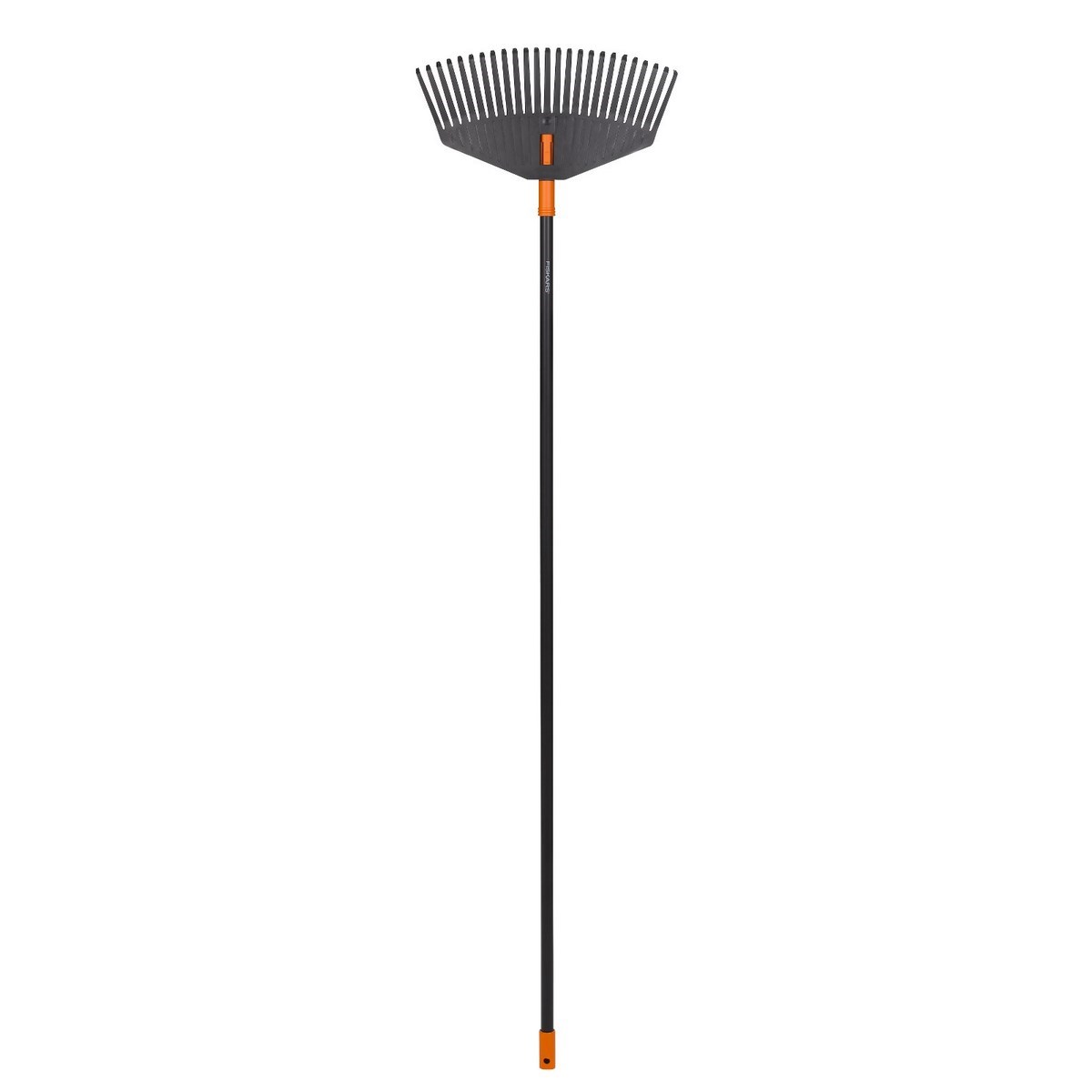 FISKARS SOLID M na listí 135026