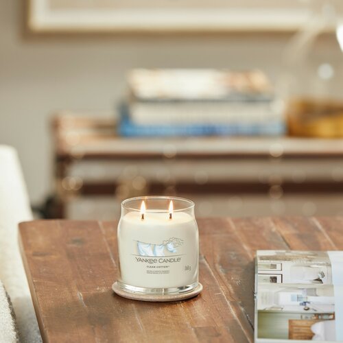 Yankee Candle vonná svíčka Signature ve skle střední Clean Cotton, 368 g