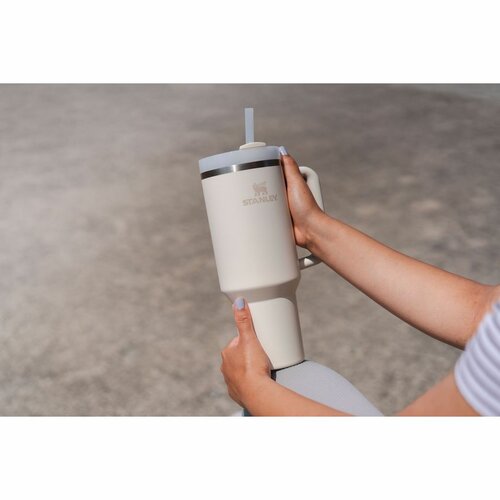 STANLEY Quencher H2.O FlowState Tumbler 1180 mlkrém színű